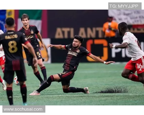 奥兰多城与亚特兰大联激战正酣比分揭晓精彩瞬间回顾